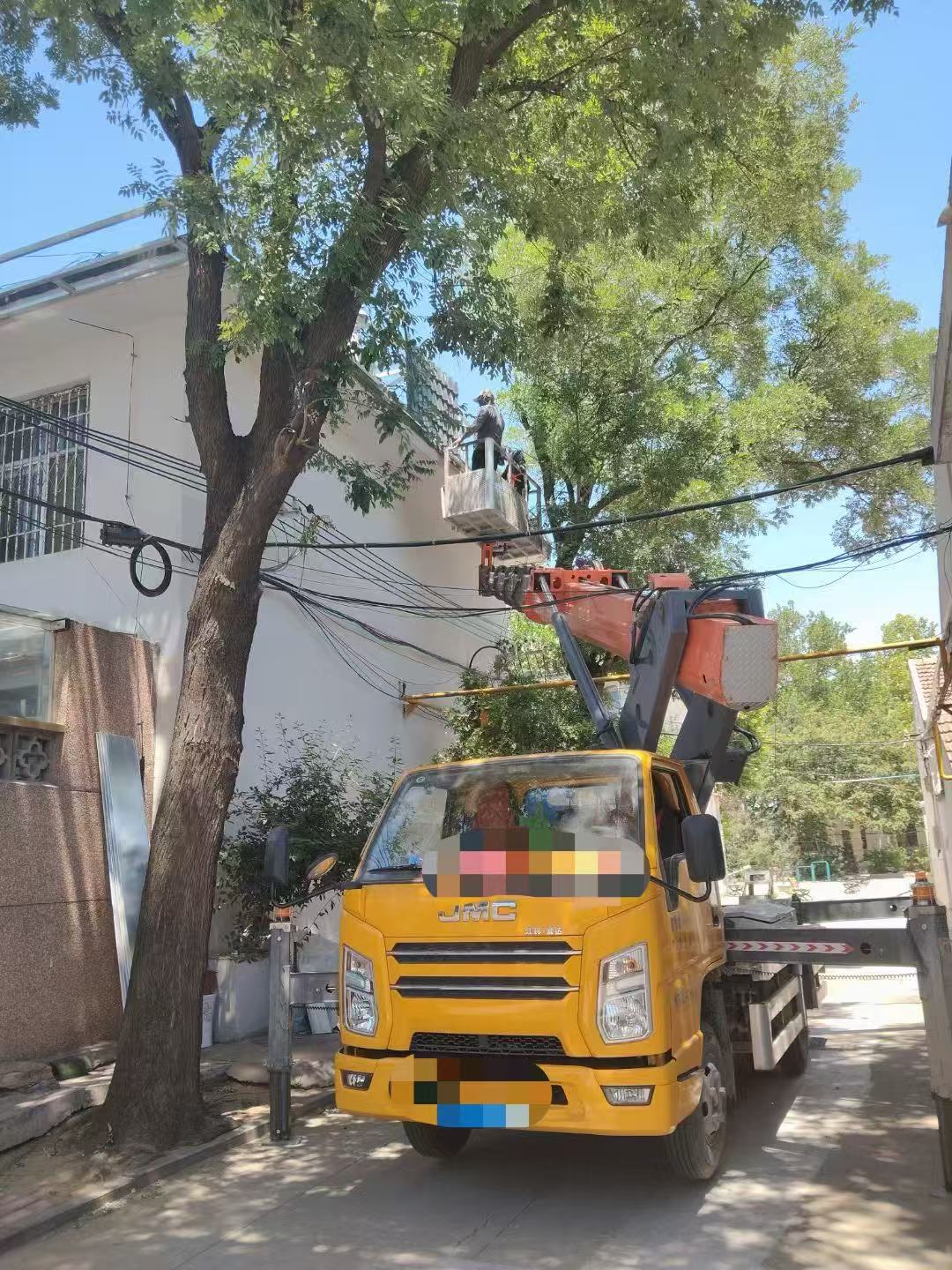 兰陵县高空作业车能吊装重物吗？最大承载多少公斤？