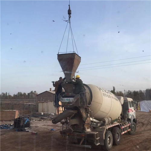 兰陵县“精准瞄准”—— 吊车的 “定位导航” 技术